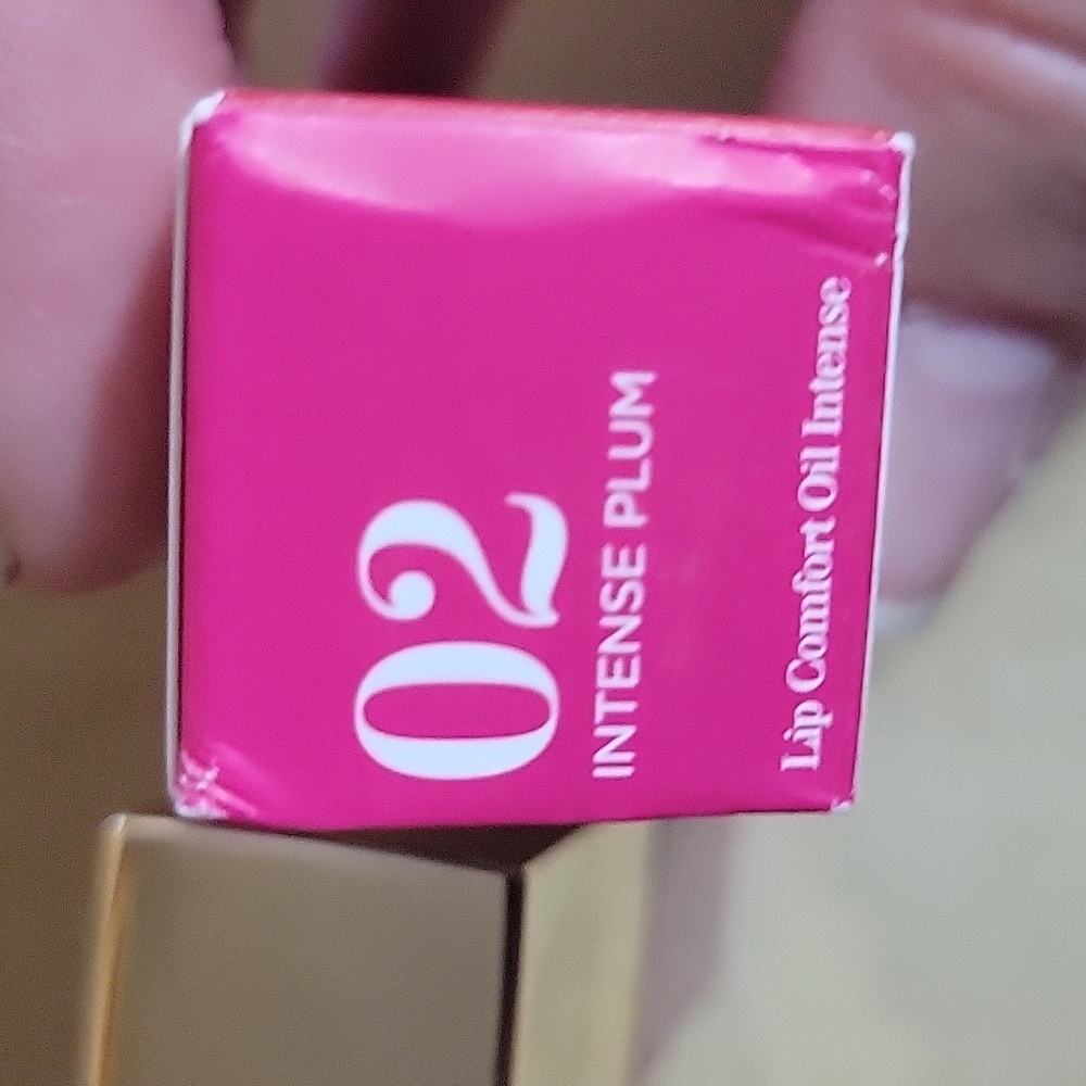 Clarins Lip Comfort Oil Intense - Picture 4 of 5